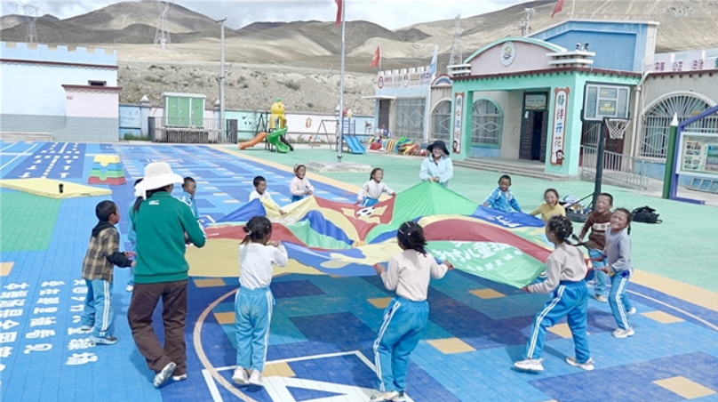 正新鸡排乡村公益 筑梦未来——公益捐建西藏乡村幼儿园操场顺利落成